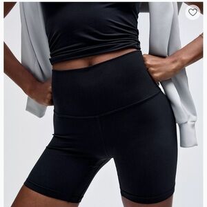 Lululemon Align 6 inch bike shorts